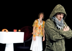 Big Deal? - Sabine Merziger, Gerrit Bernstein

GP - Theater Überzwerg - Premiere: 13.09.2008